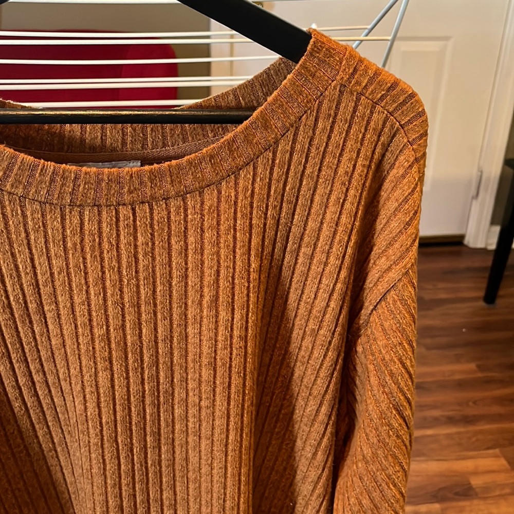 Orange ribbed sweater — sz L — umgee